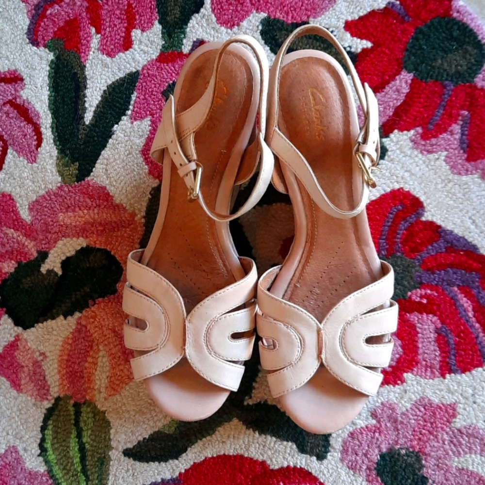 Clark learher wedge sandals